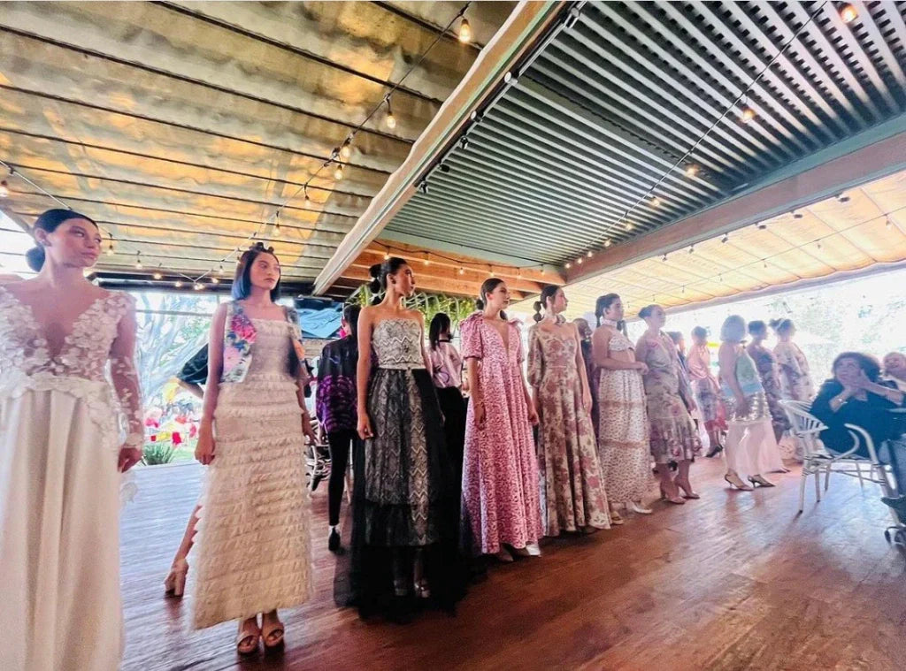 Pasarela Raíces.